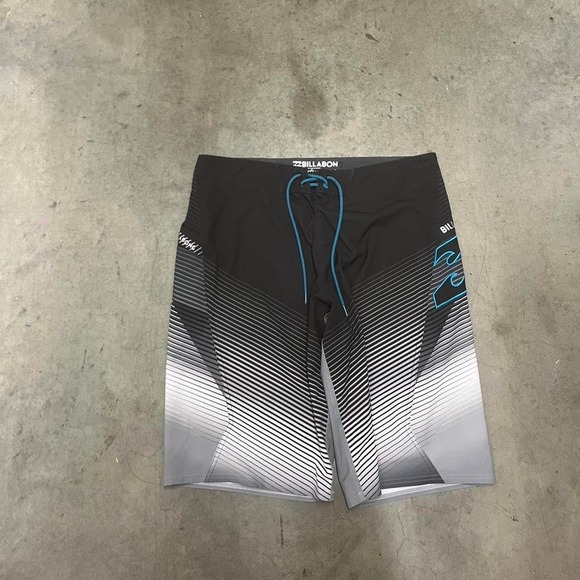 Vintage‎ Y2K billabong embroidered logo board shorts - Picture 1 of 7